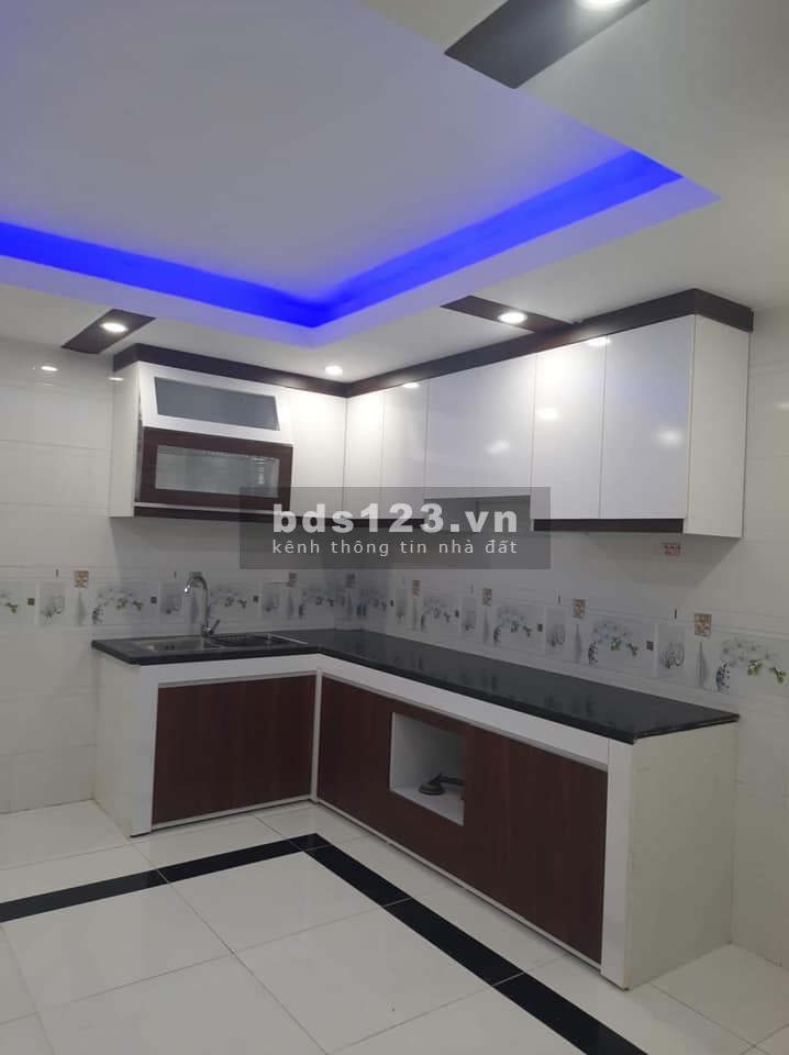 Bán nhà phân lô cực đẹp 5 tầng dt 37m2 ô tô đỗ cửa, giá 3,8 tỷ tại Kiến Hưng
