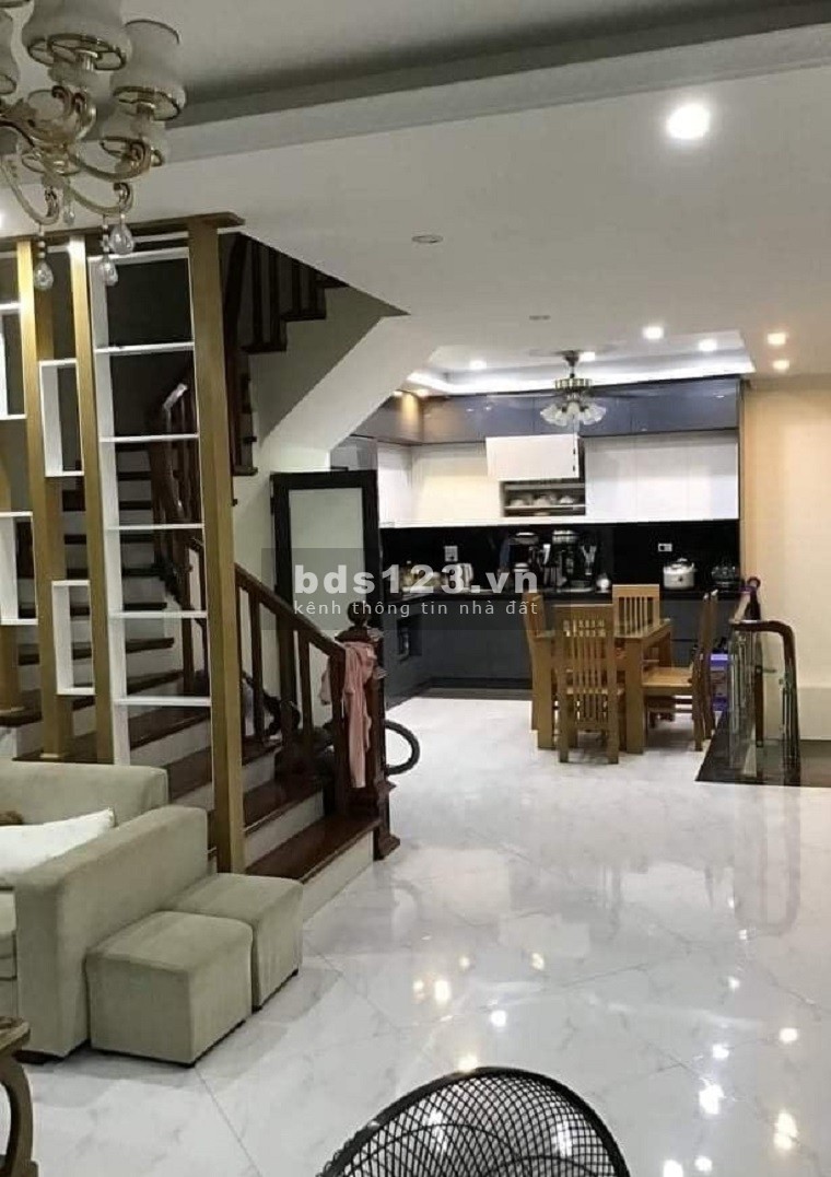 Tuyệt đỉnh an sinh nhà Nguyễn Văn Cừ, thiết kế đỉnh, dtsd 43m2 đúc 5 tầng, nhỉnh 4 tỷ