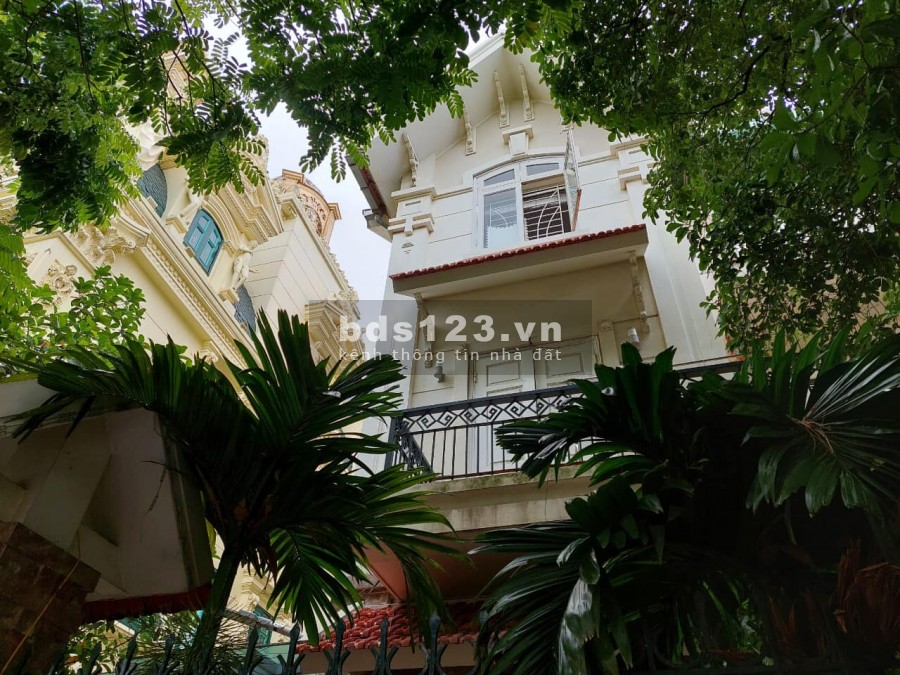 Cần bán căn Biệt thự đẹp diện tích 193m2, đúc 5 tầng, 8 phòng ngủ, BT07 Việt Hưng