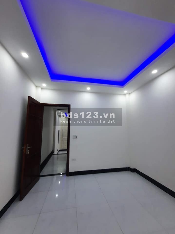 Bán nhà phân lô cực đẹp 5 tầng dt 37m2 ô tô đỗ cửa, giá 3,8 tỷ tại Kiến Hưng