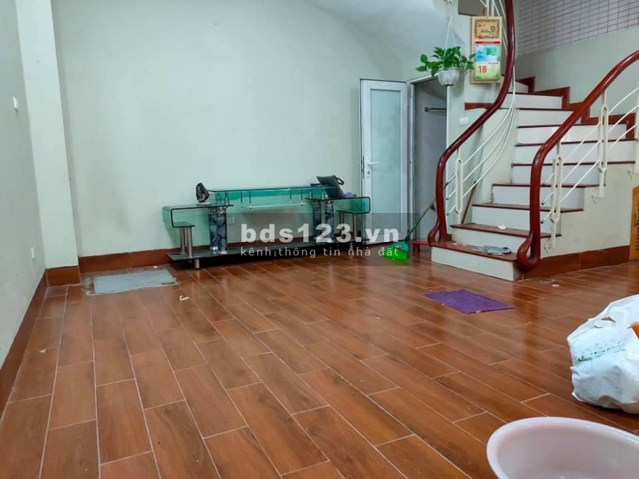 Bán Nhà Nam Từ Liêm ô tô đỗ cửa, diện tích sử dụng 31m2 đúc 4 tầng, lhcc