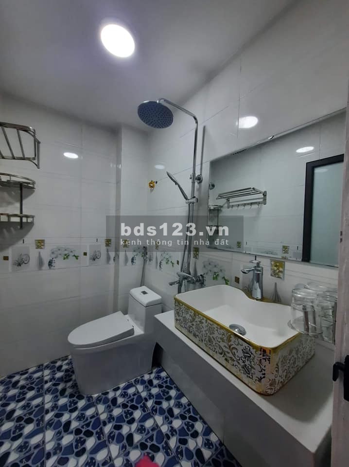 Bán nhà phân lô cực đẹp 5 tầng dt 37m2 ô tô đỗ cửa, giá 3,8 tỷ tại Kiến Hưng