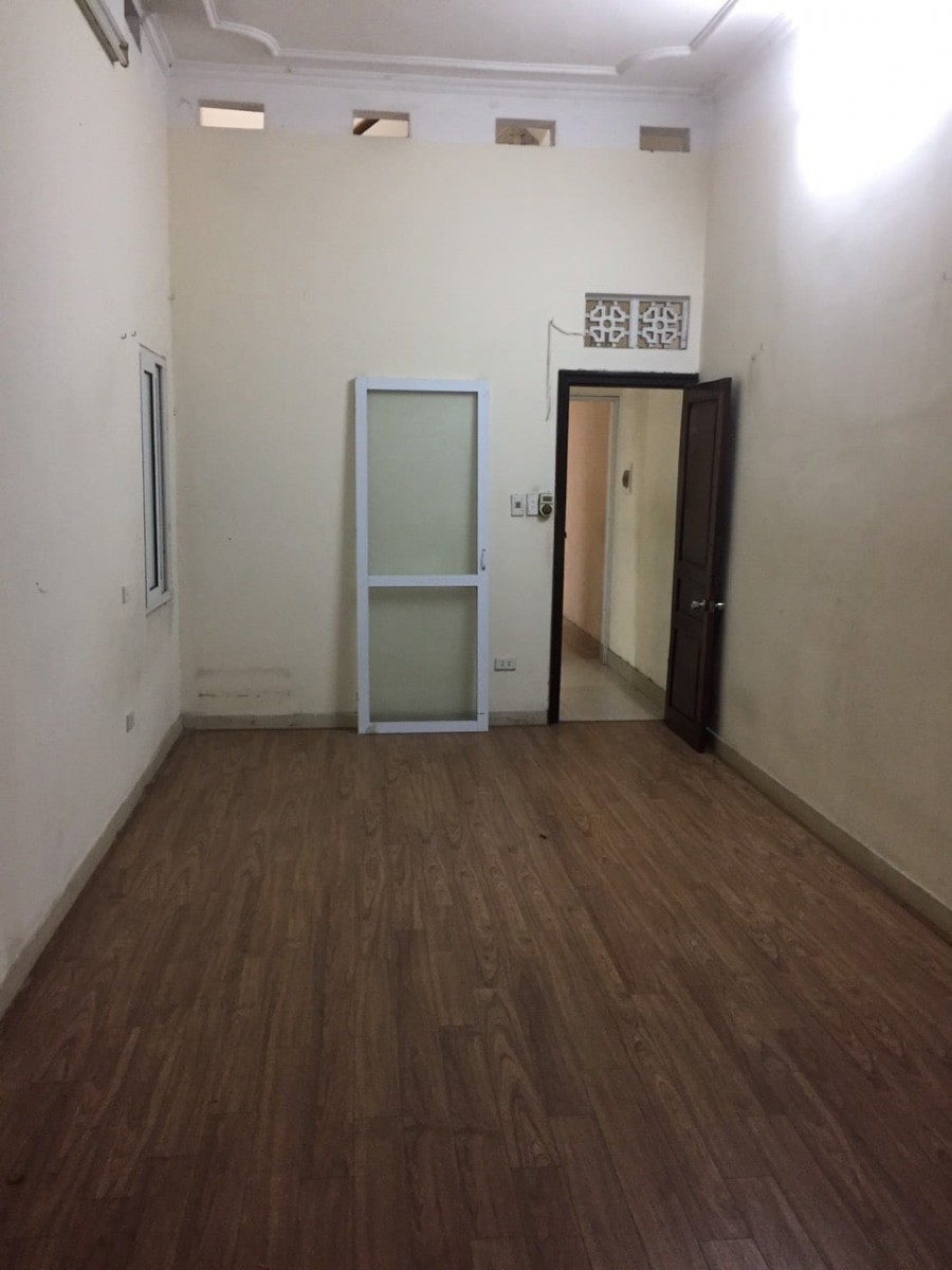 Bán nhà khu Lê Trọng Tấn 45m, mặt tiền 4m, thuận tiện doanh. Chỉ hơn 5 tỷ