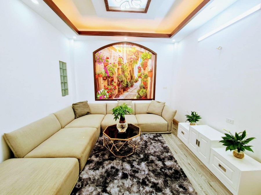 Bán Nhà Gần Đường Nguyễn Xiển diện tích 32m, 6 tầng giá chỉ 3,5 tỷ