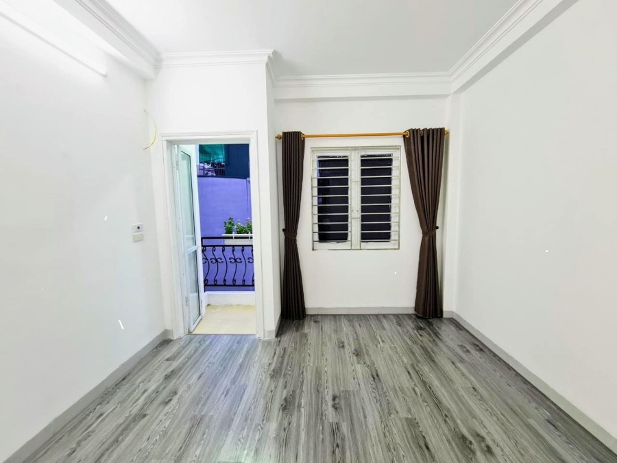 Bán Nhà Gần Đường Nguyễn Xiển diện tích 32m, 6 tầng giá chỉ 3,5 tỷ