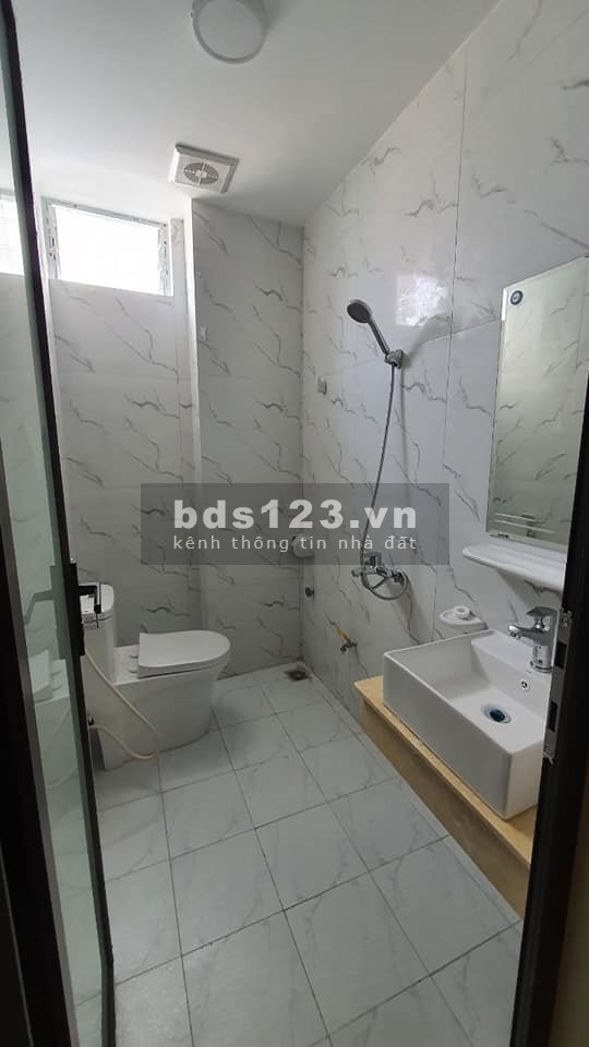 Bán nhà cầu Diễn, Nam Từ Liêm ô tô 7 chỗ đỗ trước cửa DT 39m2, 5 Tầng, MT4m giá 3,35 tỷ