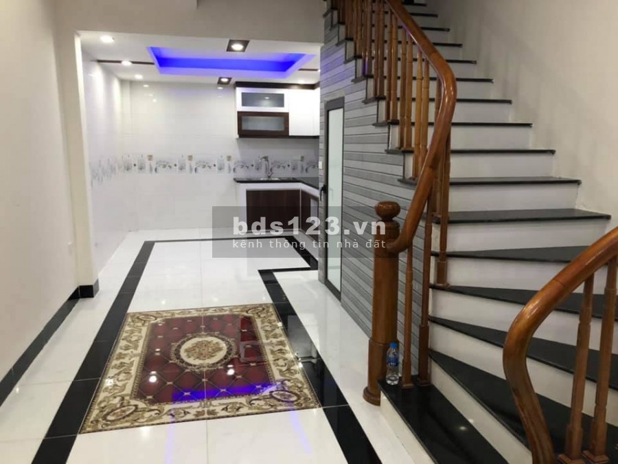 Bán nhà phân lô cực đẹp 5 tầng dt 37m2 ô tô đỗ cửa, giá 3,8 tỷ tại Kiến Hưng