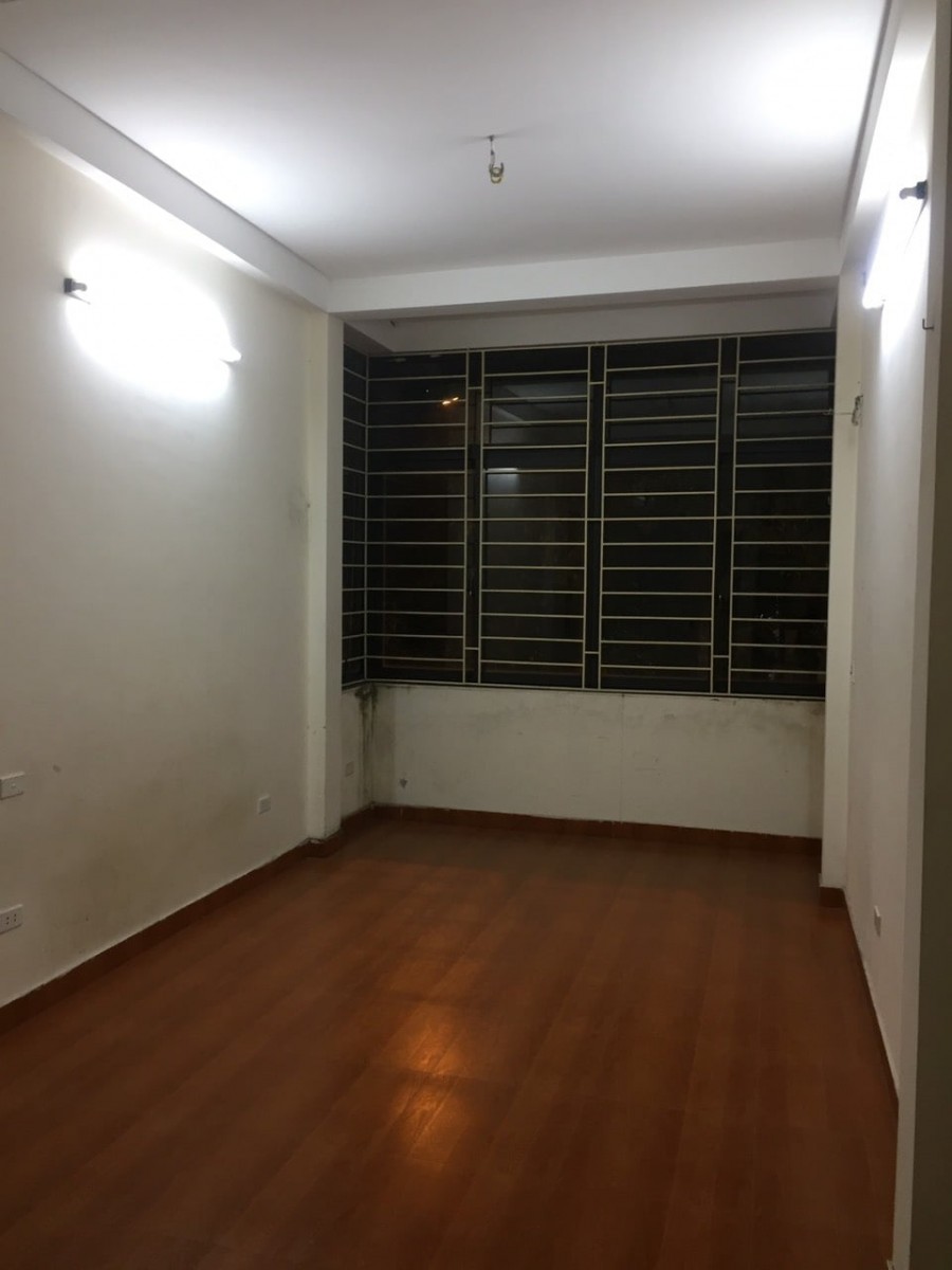 Bán nhà khu Lê Trọng Tấn 45m, mặt tiền 4m, thuận tiện doanh. Chỉ hơn 5 tỷ