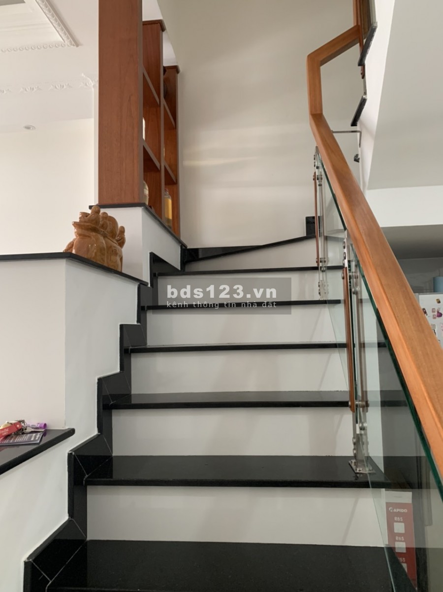 Bán nhà Linh Xuân, Thủ Đức. Gần cầu vượt Linh Xuân, cách Phạm Văn Đồng 300m
