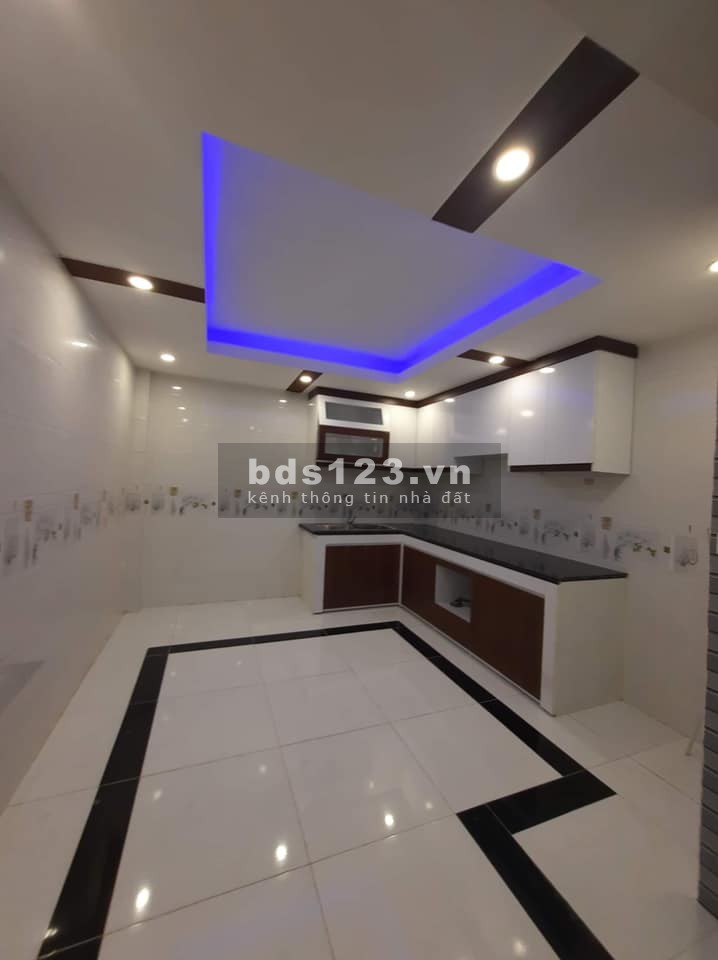 Bán nhà phân lô cực đẹp 5 tầng dt 37m2 ô tô đỗ cửa, giá 3,8 tỷ tại Kiến Hưng