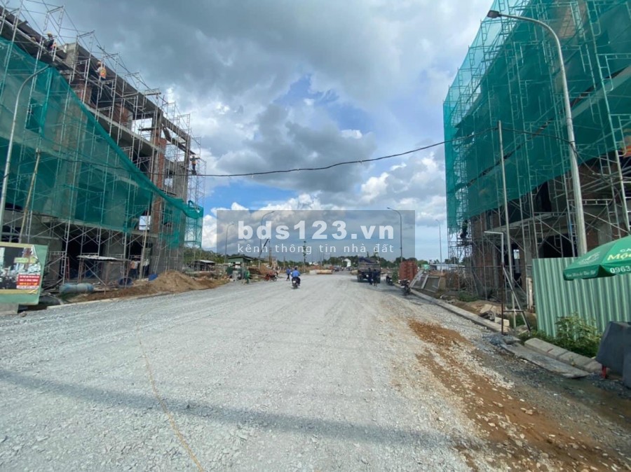 Đại lộ phồn hoa, giao thoa thịnh vượng, liên hệ 0942417798, thanh toán linh hoạt trải dài 12 tháng