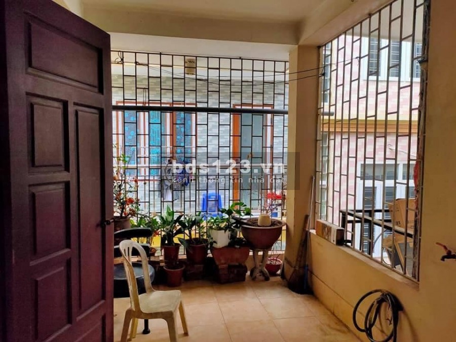 Bán Nhà Nam Từ Liêm ô tô đỗ cửa, diện tích sử dụng 31m2 đúc 4 tầng, lhcc