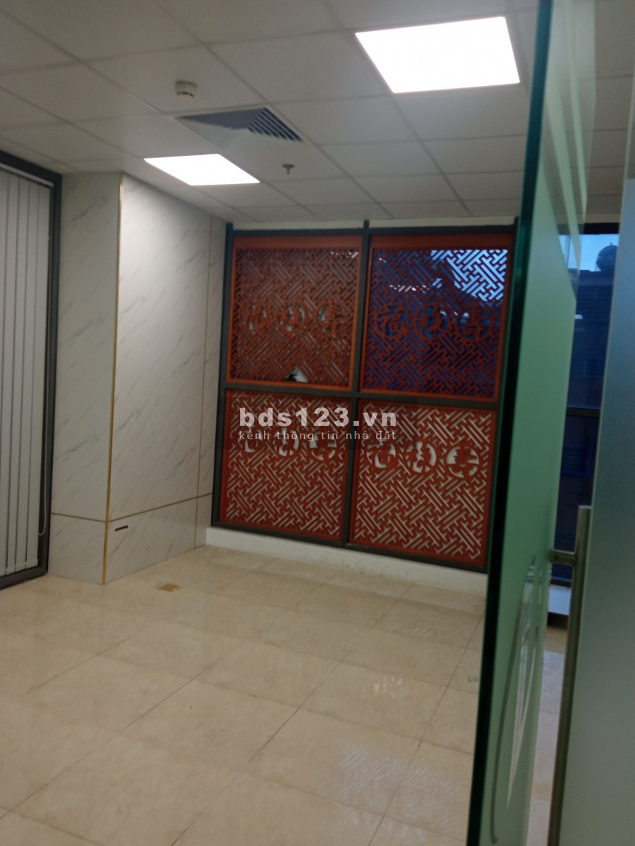 Cho thuê mặt bằng làm văn phòng tại 21 Lê Văn Lương, Hà Nội, tiện nghi đầy đủ
