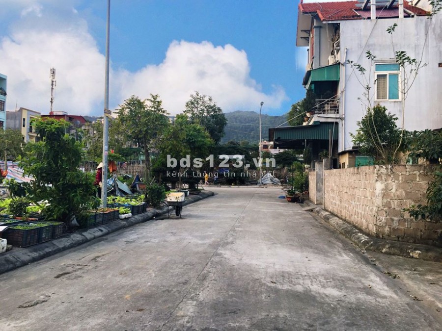 Bán đất dự án trung tâm Thành Phố Cẩm Phả - cách đường Đất Đỏ 20m, dt 99m2