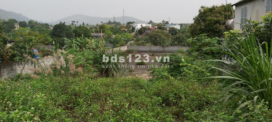 Đất trung tâm Lương Sơn Mặt đường ql6 1110m2 có 100m đất ở, lh 0985988333