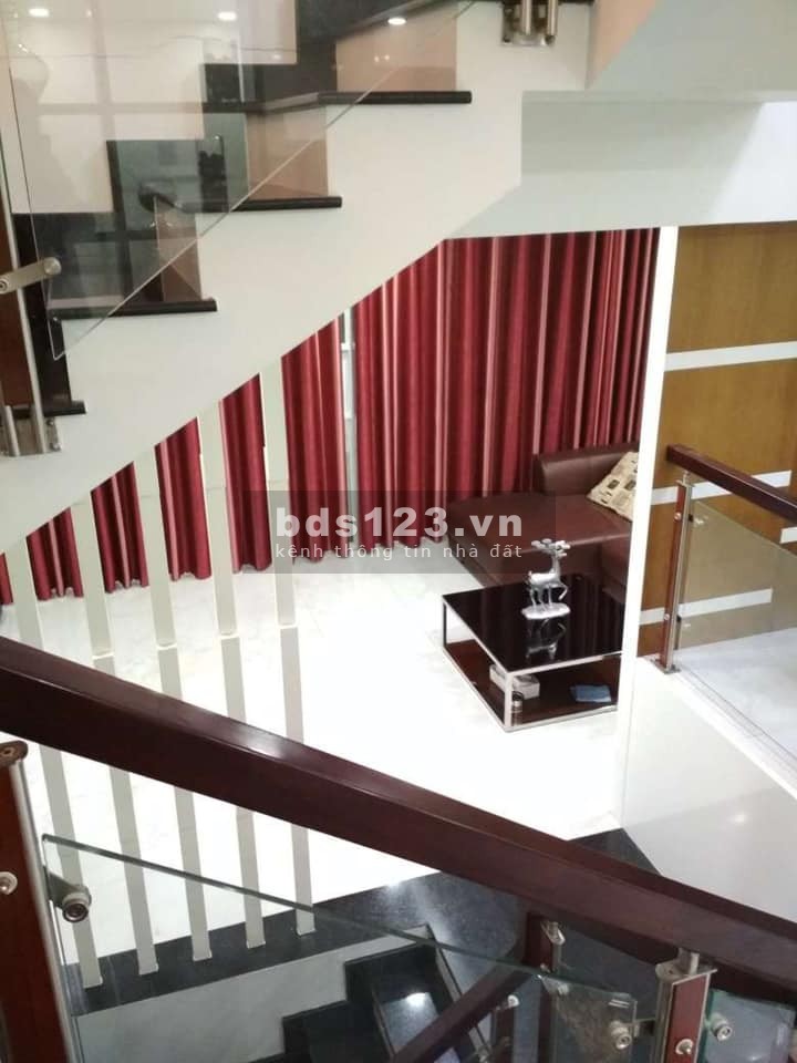 Bán Gấp, Biệt Thự Đà Lạt giữa trung tâm Phú Nhuận, 24 tỷ giảm còn 22 tỷ