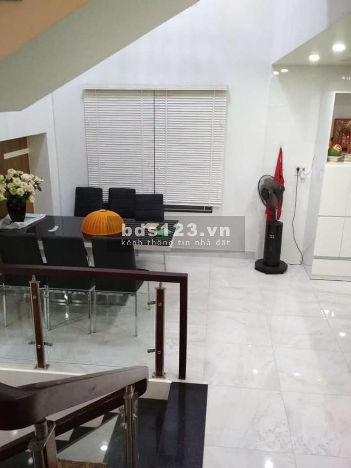 Bán Gấp, Biệt Thự Đà Lạt giữa trung tâm Phú Nhuận, 24 tỷ giảm còn 22 tỷ