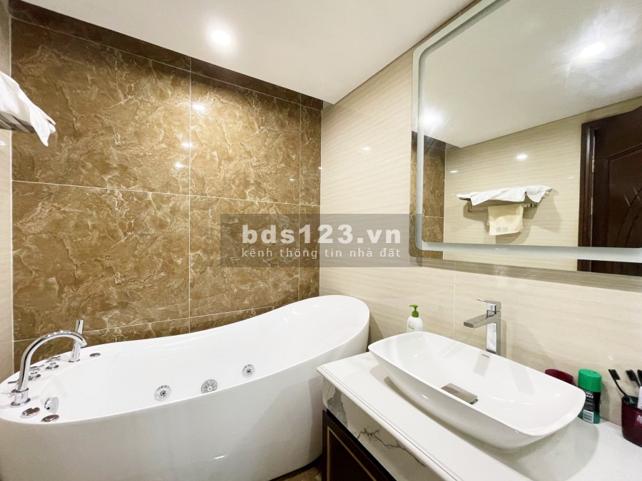 Bán gấp Biệt Thự VIP phố Duy Tân Quận Cầu Giấy diện tích 220m2 giá 37 tỷ