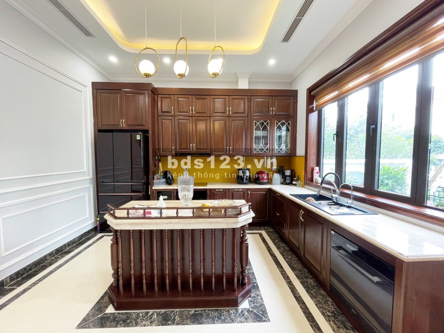 Bán gấp Biệt Thự VIP phố Duy Tân Quận Cầu Giấy diện tích 220m2 giá 37 tỷ