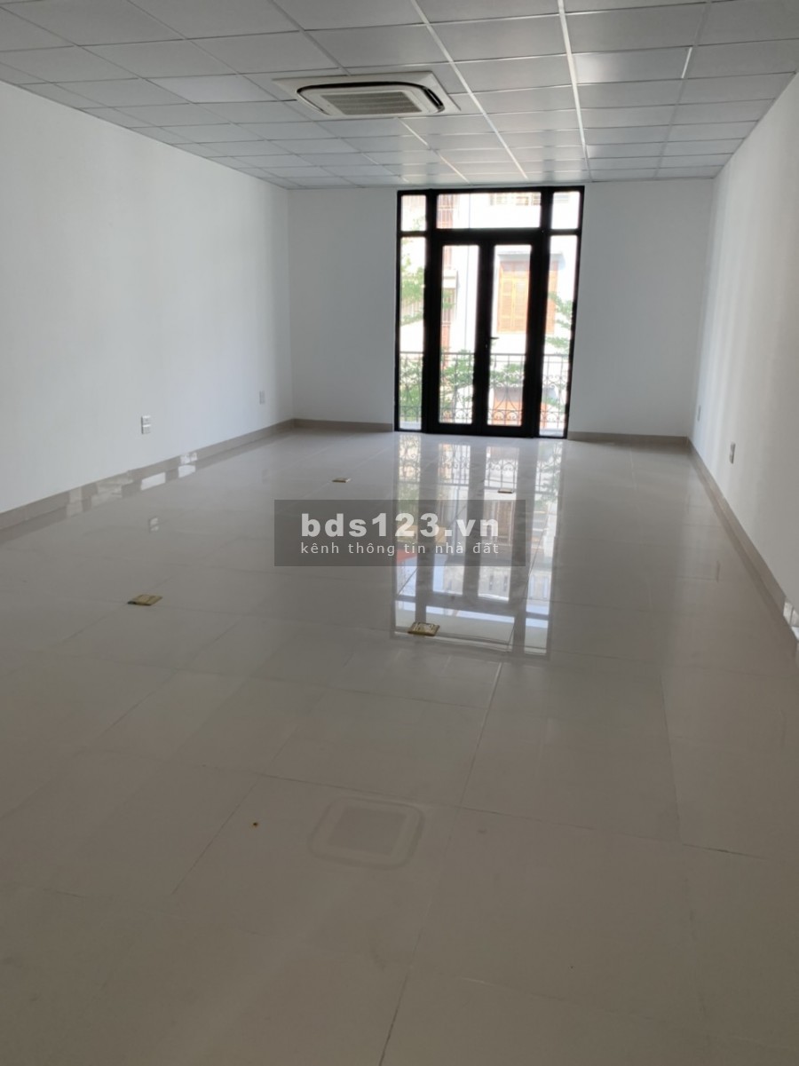 Cho thuê nhà nguyên căn Xuân La: DTSD600m2, thông sàn, thang máy, ô tô đỗ cửa