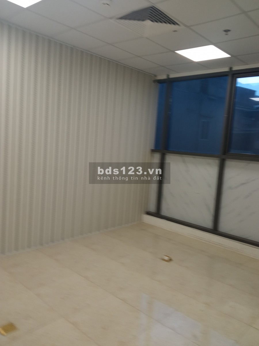 Cho thuê mặt bằng làm văn phòng tại 21 Lê Văn Lương, Hà Nội, tiện nghi đầy đủ