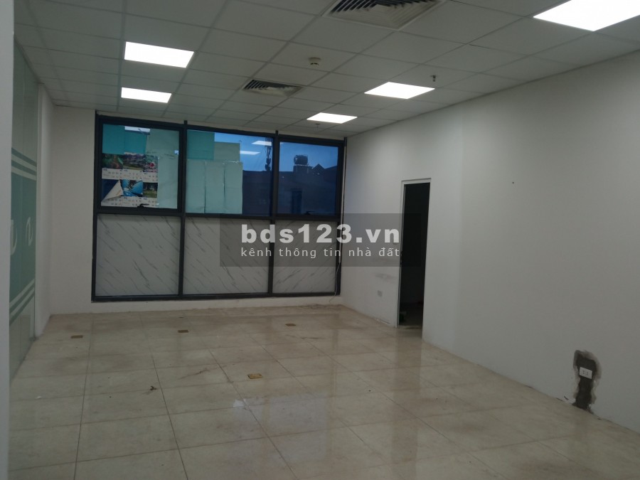 Cho thuê mặt bằng làm văn phòng tại 21 Lê Văn Lương, Hà Nội, tiện nghi đầy đủ