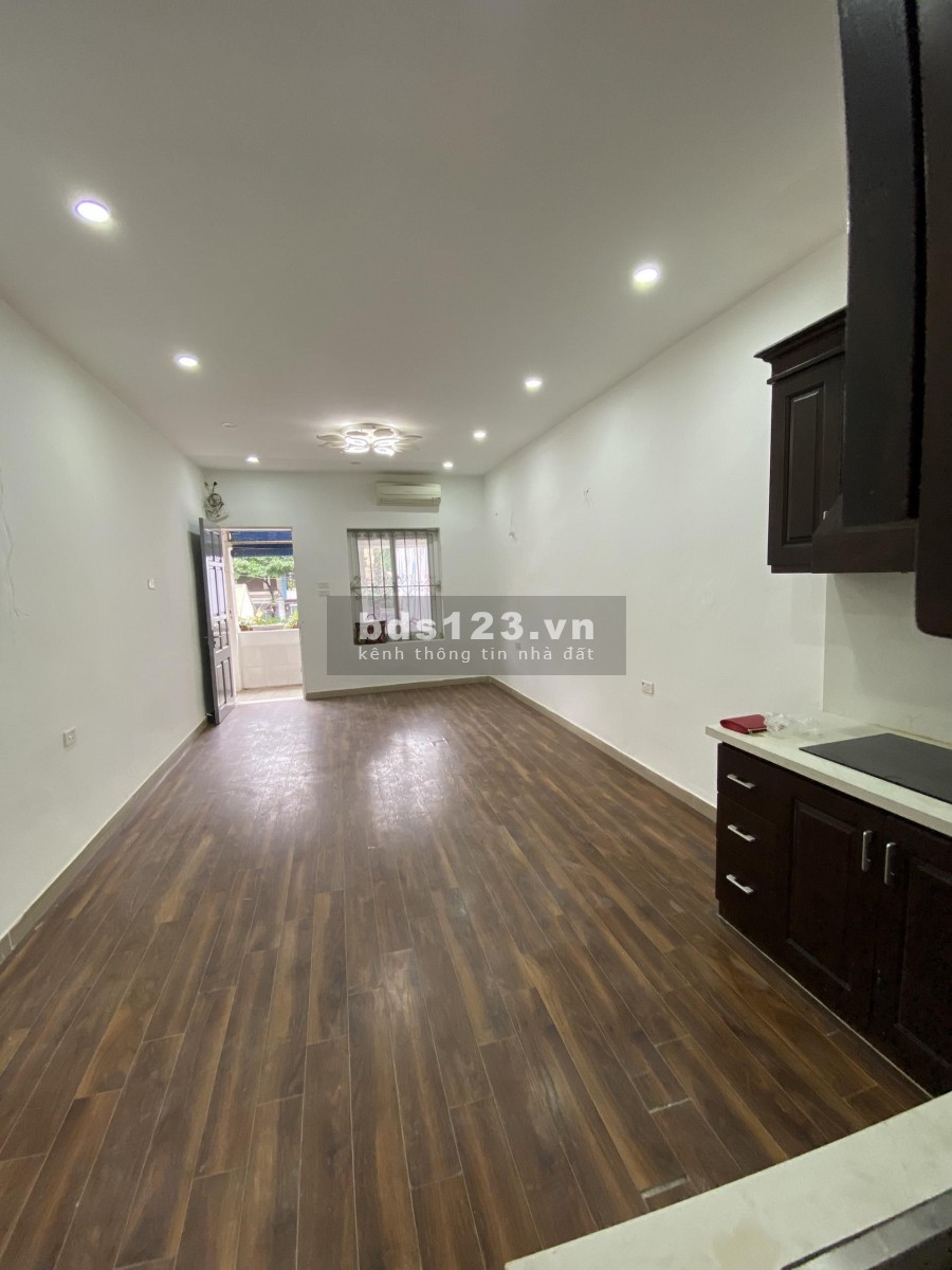 Bán gấp nhà phố Quan Nhân, diện tích sử dụng 55m2, 4 tầng, giá 3.55 tỷ