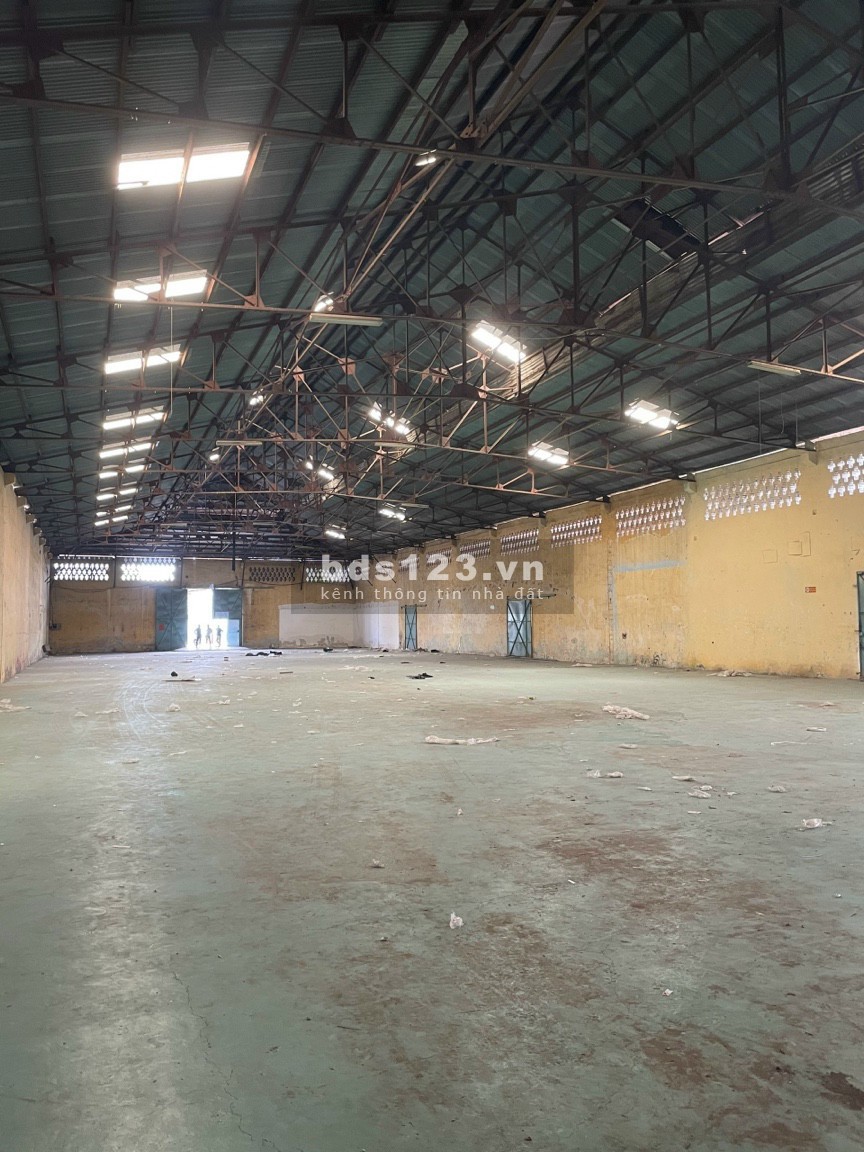 Cho thuê kho diện tích sử dụng 1000m2_1500m2 Bến Bình Đông P.14 Quận 8