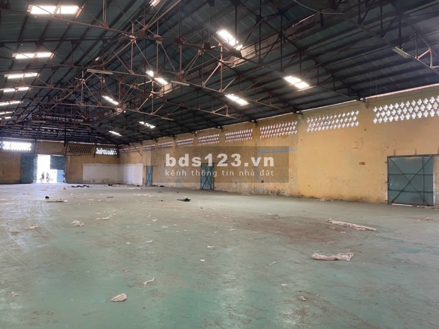 Cho thuê kho diện tích sử dụng 1000m2_1500m2 Bến Bình Đông P.14 Quận 8
