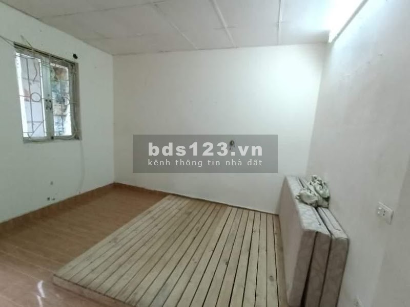 Bán nhà Gốc Đề dt 24m, đúc 3 tầng xây chắc chắn, giá 1.85 tỷ lh 0916010180