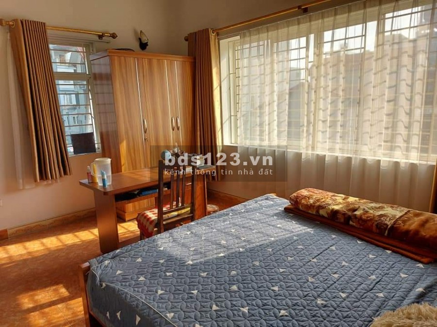Cần gấp tiền giải quyết việc gia đình nên bán tháo nhà Ngã Tư Sở 56m2, 2.85 tỷ ô tô đỗ cổng