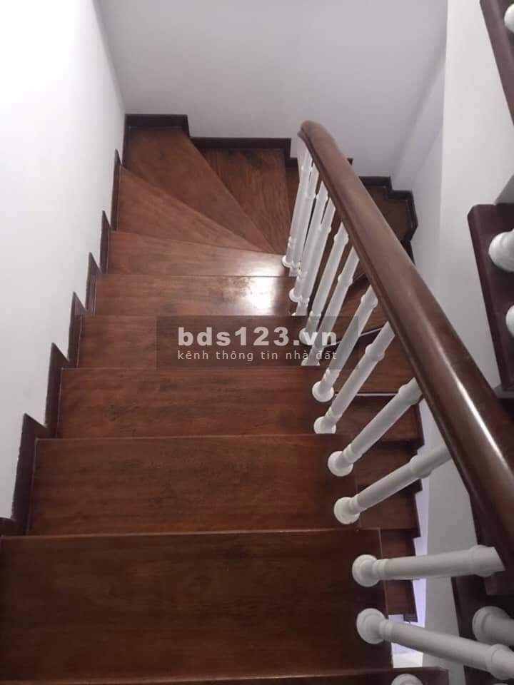 Bán nhà 3 tầng Trần Bình, Cầu Giấy, diện tích 40m2, 3 tầng, mt: 4m, ngõ ô tô rộng