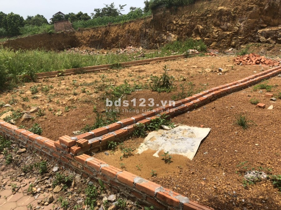 Sổ đỏ chính chủ bán nhanh lô đất tái định cư Vai Réo, dt 109m2, giá rẻ, lhcc