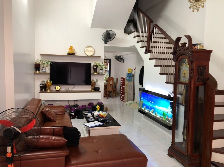 Bán nhà Định Công Hạ, Hoàng Mai, DT 65m2 x 4T, MT 4.3m, ô tô, nhà đẹp giá chỉ 4.2 tỷ. LH 0966456918