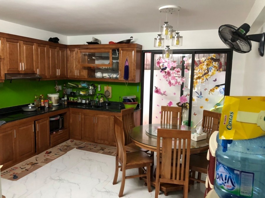 Bán nhà Định Công Hạ, Hoàng Mai, DT 65m2 x 4T, MT 4.3m, ô tô, nhà đẹp giá chỉ 4.2 tỷ. LH 0966456918