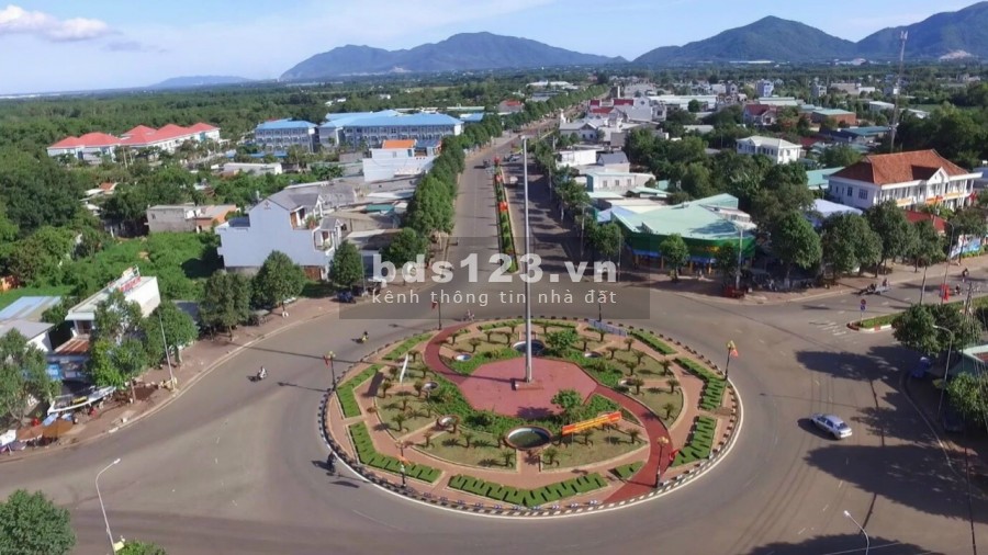 Liền kề đường trục chính Võ Văn Kiệt chỉ 2 phút, đây là khu vực dân cư hiện hữu!!!