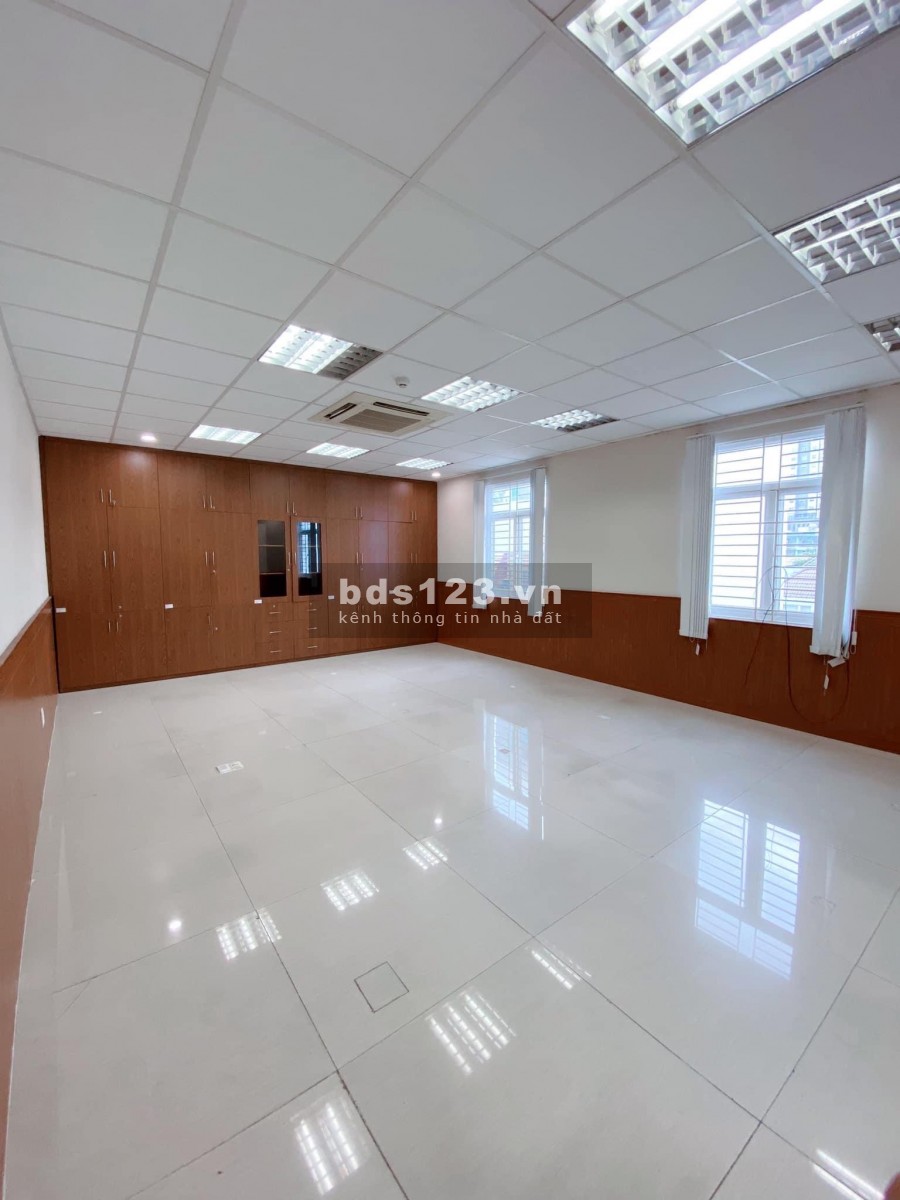 Cho Thuê Nhà Đồng Đen phường 14, Quận Tân Bình, diện tích: 6x18m, 3 lầu