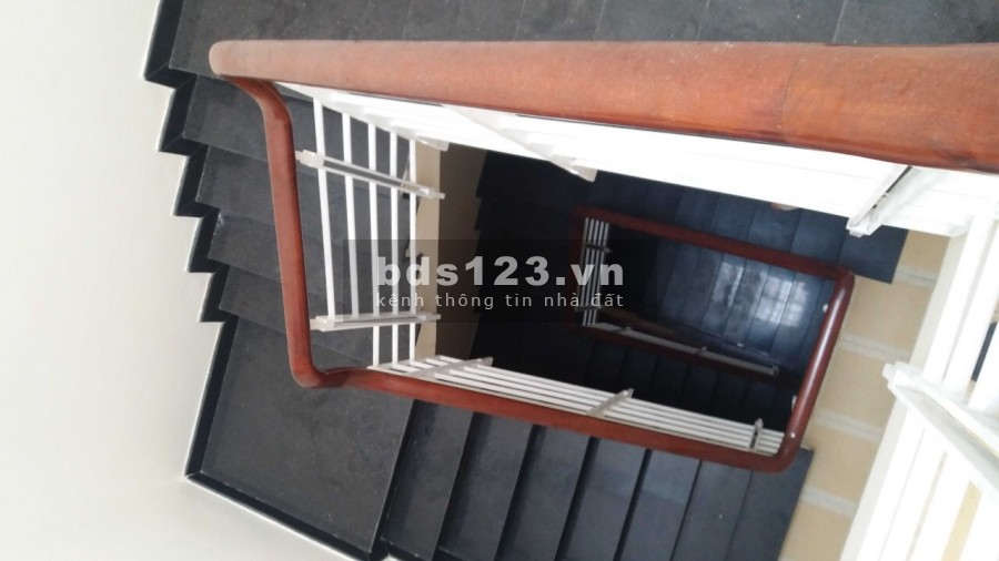 Cho Thuê Nhà Nguyễn Minh Hoàng, Quận Tân Bình, diện tích sử dụng 9x17m, 3 lầu