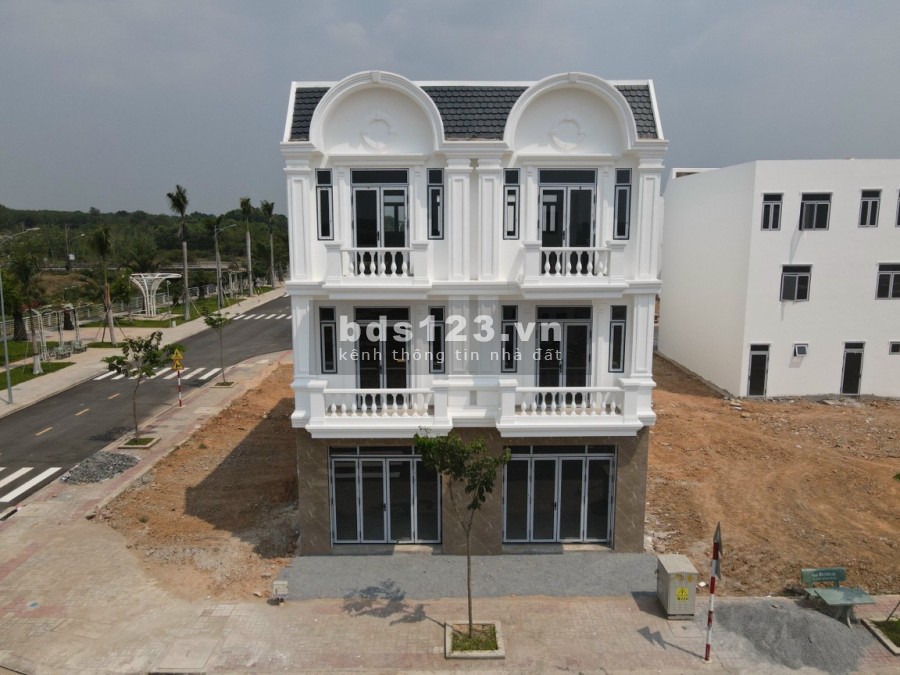 Chung kết euro Chủ quyết tấm nhân đôi tài chính, ra trong tuần, giá bán 2.1 tỷ
