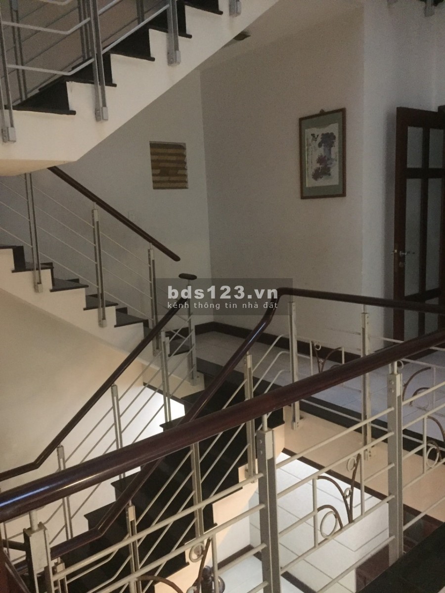 Cho Thuê Nhà Phổ Quang, Quận Tân Bình, diện tích 10x20m, 2 lầu