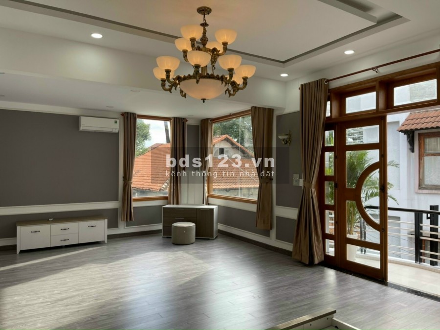 Cho Thuê Nhà Phổ Quang, Quận Tân Bình, diện tích 10x20m, 2 lầu