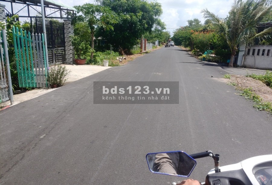 Chính chủ gửi bán lô đất diện tích sử dụng 210m2, 100tc, tại Phú Mỹ