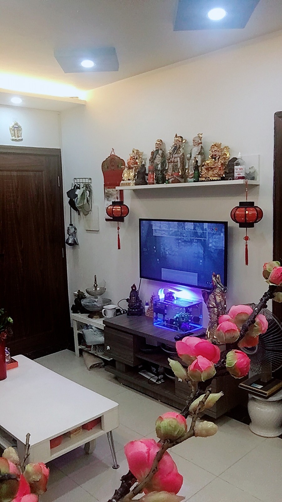Căn hộ chung cư 2 pn dt 60m2, đầy đủ nội thất, giá 1,3 tỷ phù hợp với vợ chồng trẻ, gần ngã tư sở