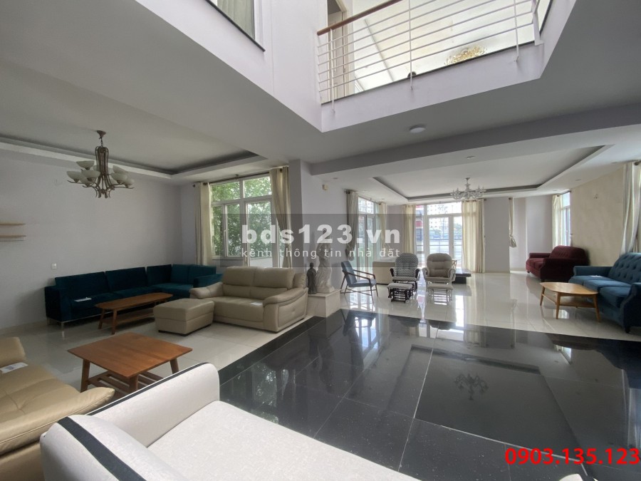 Cho thuê nhà mặt tiền diện tích 12x22m làm văn phòng showroom An Phú Quận 2