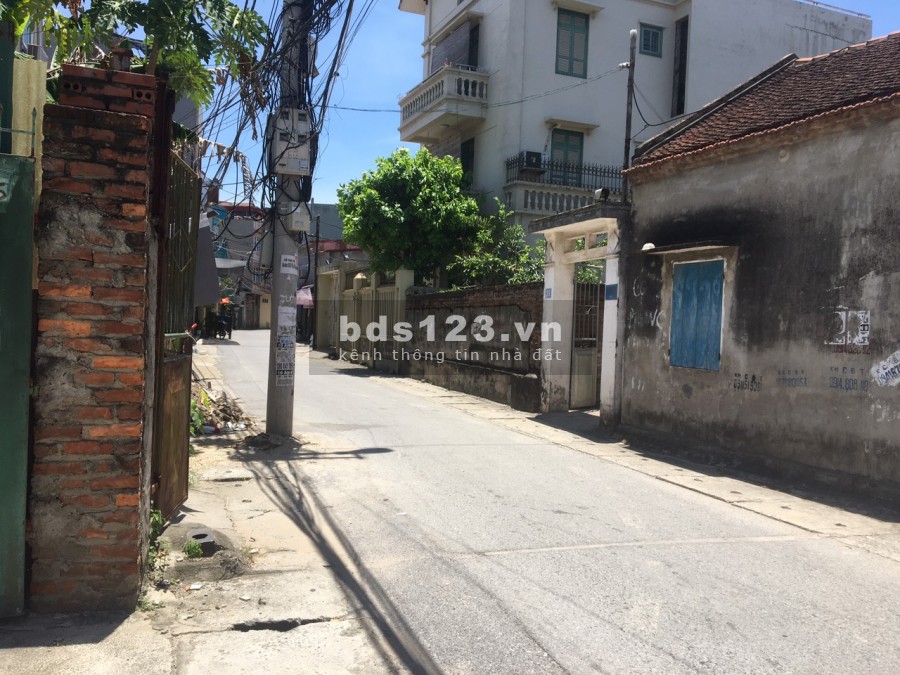 Cần bán mảnh đất phố xốm hà đông chính chủ diện tích 52,8 m2.oto đỗ trước cửa.giá 1.4xx tỷ