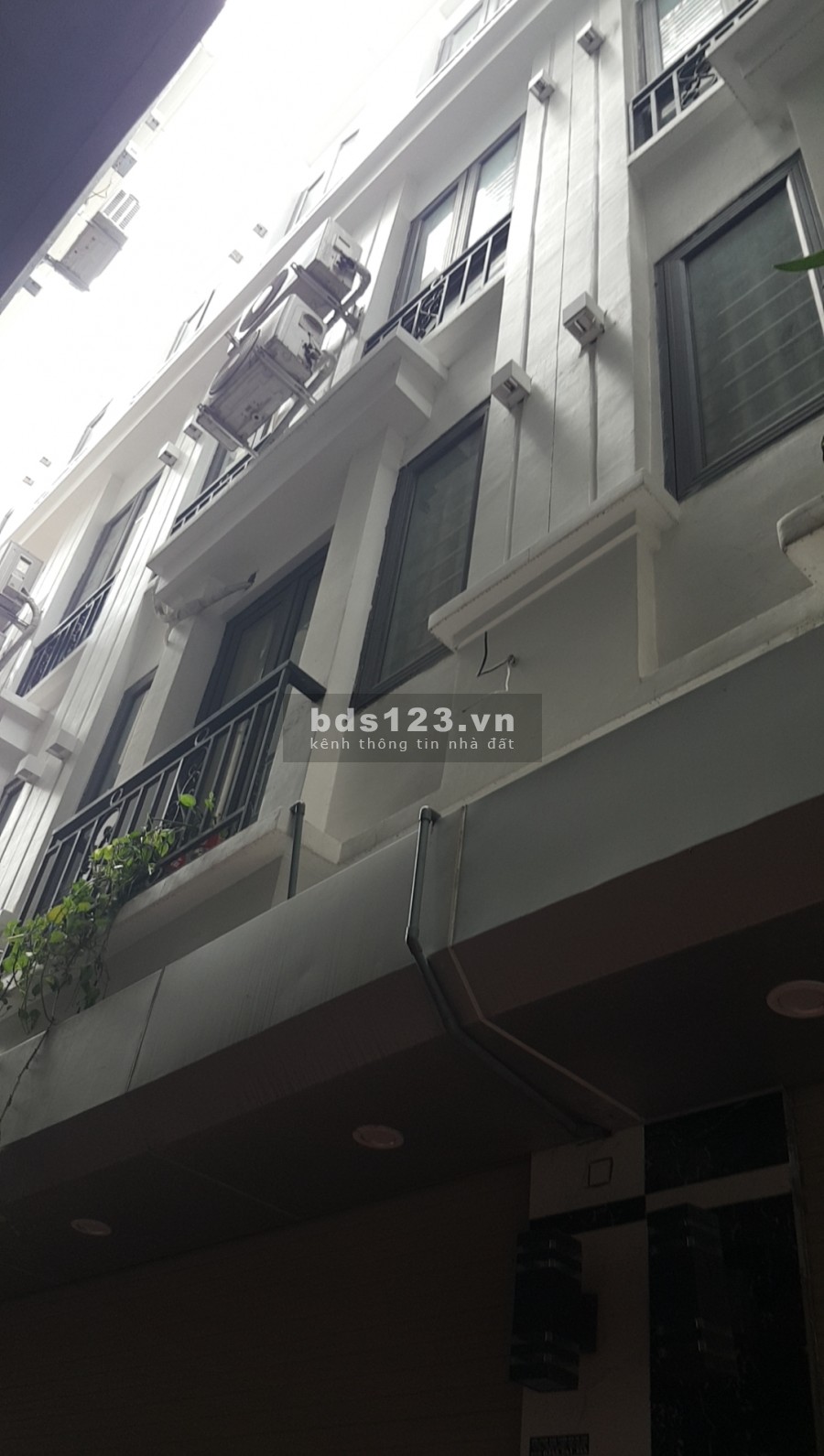 Bán nhà nguyên căn 4 tầng đẹp hướng Đông Nam dt 30m2, Hoàng Mai, Tam Trinh, giá 2.75 tỷ