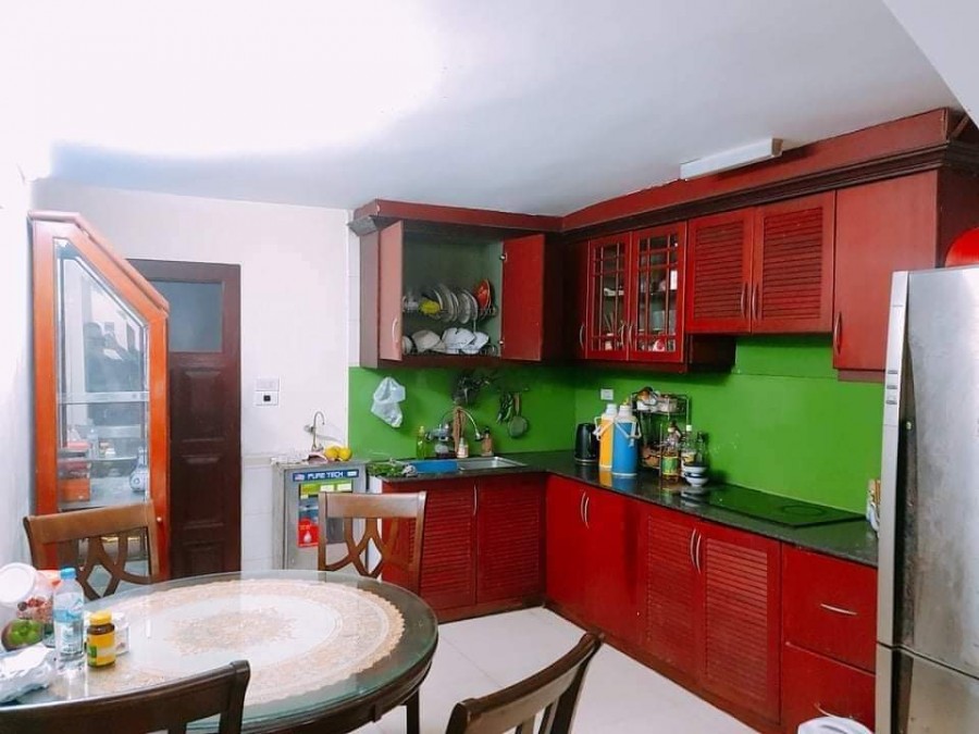 Bán gấp nhà Cù Chính Lan Quận Thanh Xuân, 15m ra phố 48m2x4 tầng nhỉnh 4 tỷ, nhà đẹp tự xây