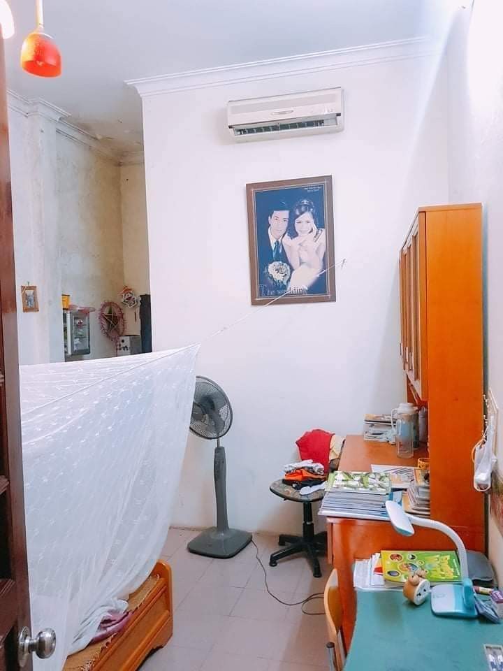 Bán gấp nhà Cù Chính Lan Quận Thanh Xuân, 15m ra phố 48m2x4 tầng nhỉnh 4 tỷ, nhà đẹp tự xây