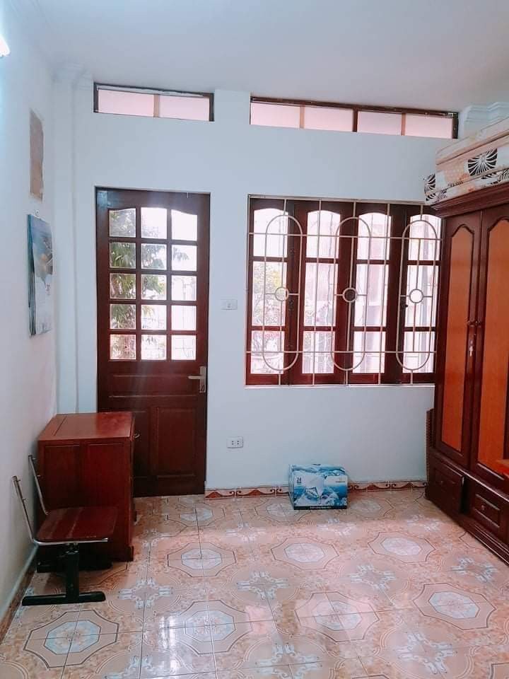 Bán gấp nhà Cù Chính Lan Quận Thanh Xuân, 15m ra phố 48m2x4 tầng nhỉnh 4 tỷ, nhà đẹp tự xây