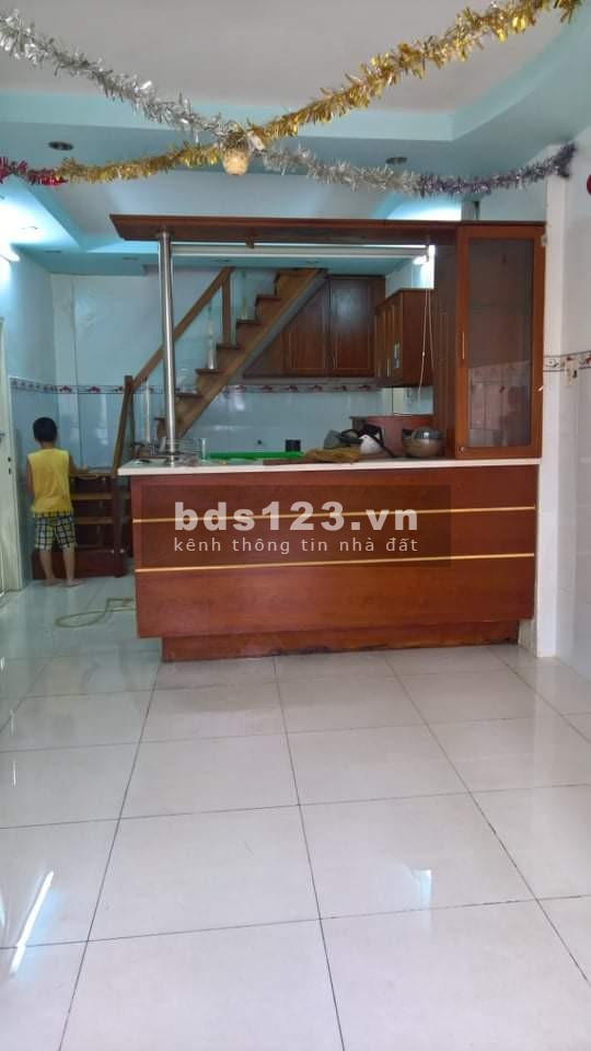 Bán nhà Quận 10 Nguyễn Tri Phương, diện tích 34m2, 1 trệt, 2 lầu hẻm xe hơi, lh 0907234201